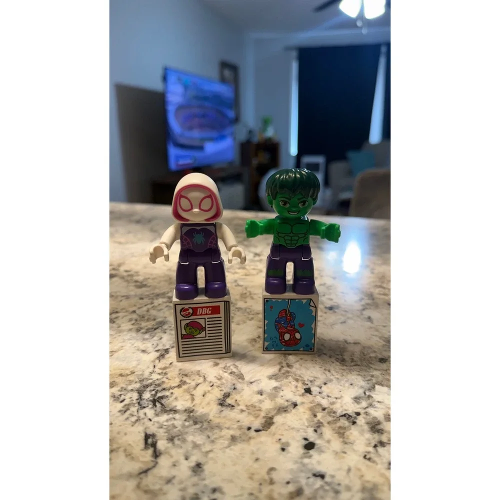 LEGO Duplo Marvel Super Heroes Ghost-Spider Gwen Stacy & Hulk Minifigures Set